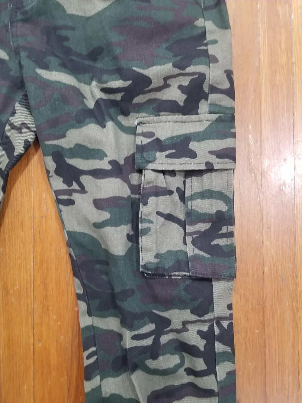 Womens Camo Cargo Jogger Pants - Green Camouflage